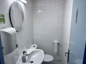Bar en venta Palamós: baño