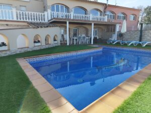 Chalet pareado en venta en Pals